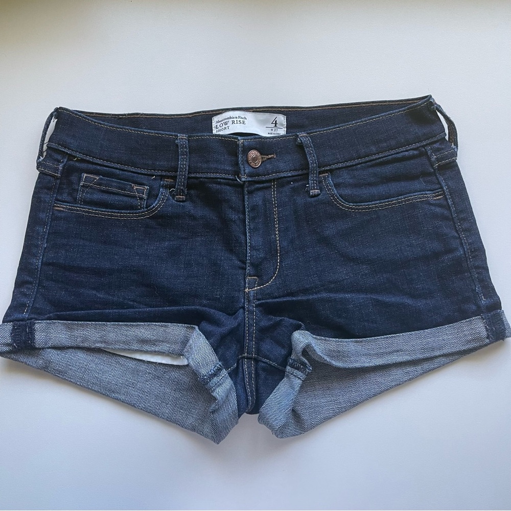 Abercrombie & Fitch low rise shorts dark wash